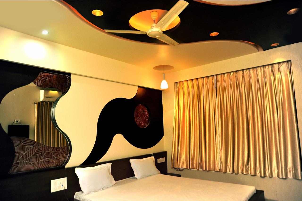 Tulsi Motel Nadiad Экстерьер фото