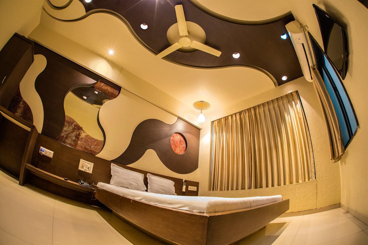 Tulsi Motel Nadiad Экстерьер фото